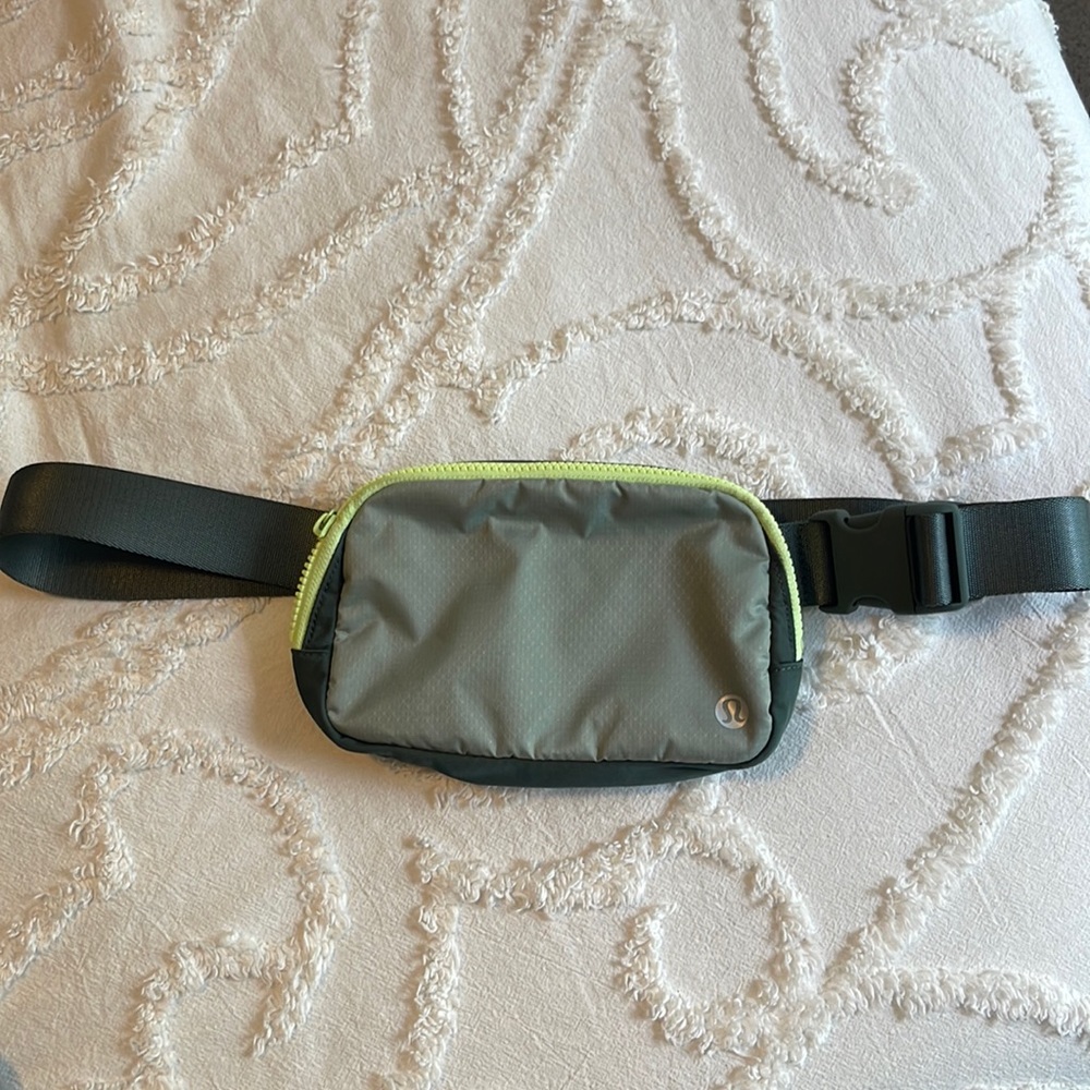 Lululemon belt bag